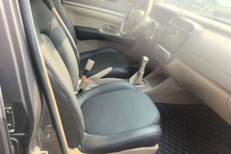 日产 轩逸 2012款 经典 1.6XE 手动舒适版局部细节41