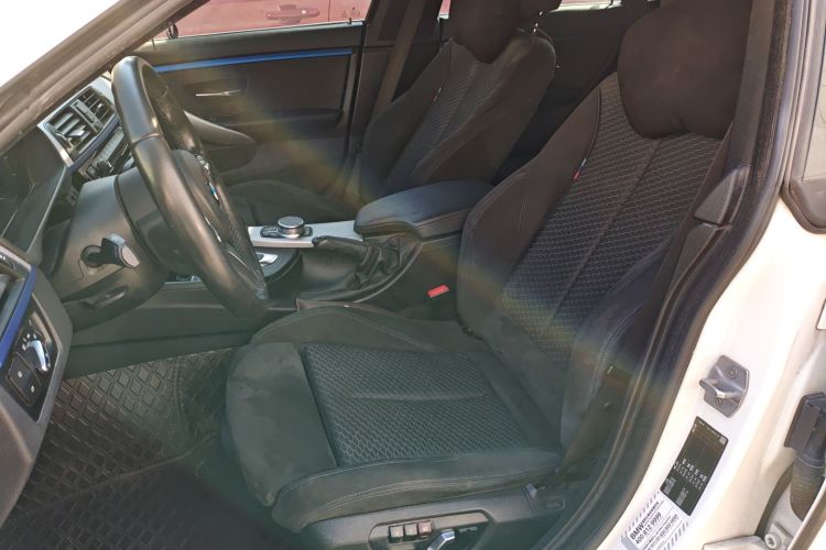 宝马4系 2019款 425i Gran Coupe M运动套装中控内饰19