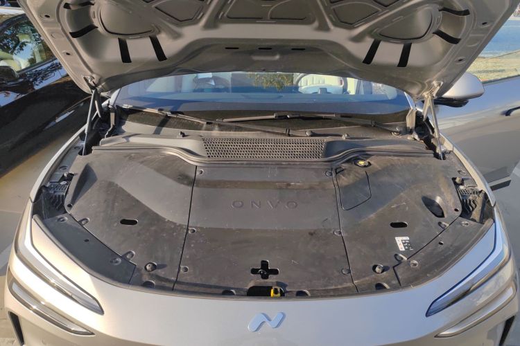 乐道L60 2024款 60kWh 后驱版机舱底盘24