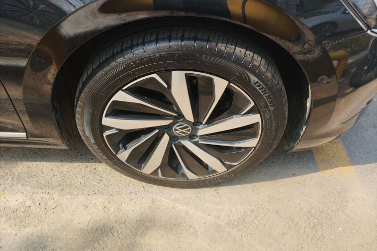 大众 帕萨特 2023款 改款 380TSI 豪华版车身外观10