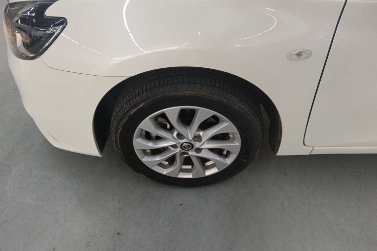 日产 轩逸 2022款 经典 1.6XE CVT舒适版车身外观6007