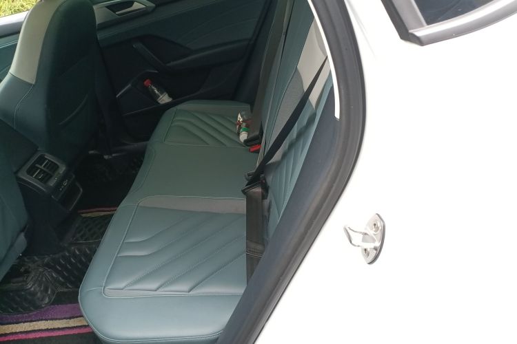 大众 途岳 2023款 300TSI 两驱皎月版中控内饰21