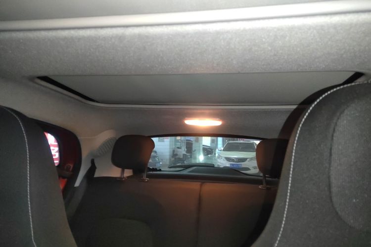 smart forfour 2018款 1.0L 52千瓦激情版中控内饰22