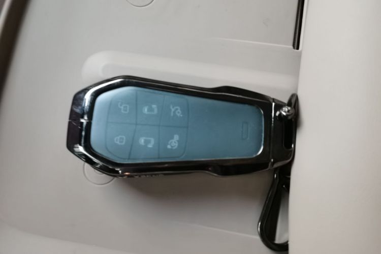 小鹏X9 2024款 640四驱高性能Max中控内饰7001