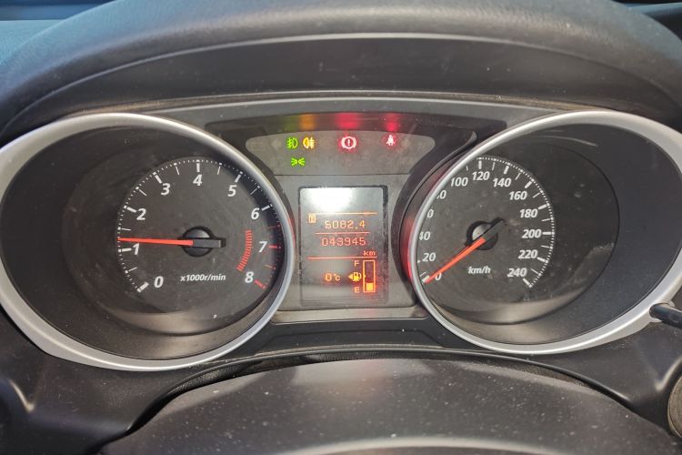 三菱 劲炫ASX 2013款 1.6L 手动两驱标准版中控内饰14