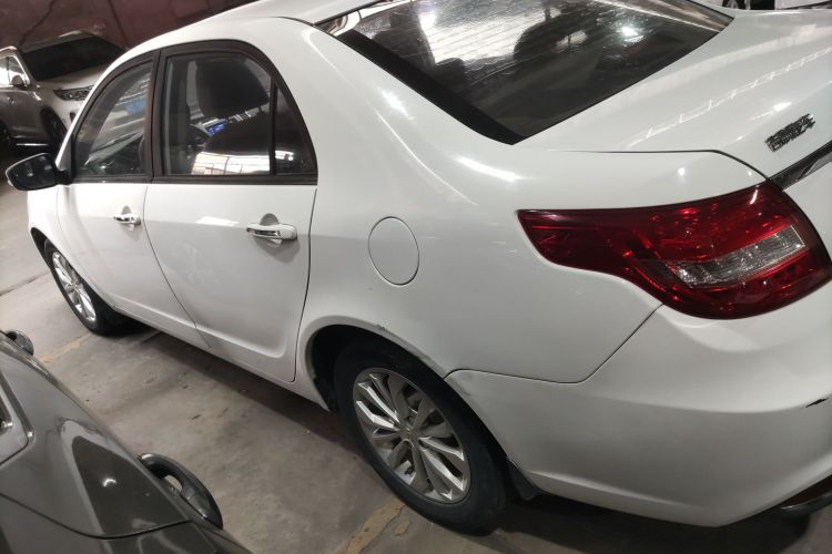 吉利汽车 远景 2016款 1.5L 自动幸福版车身外观4