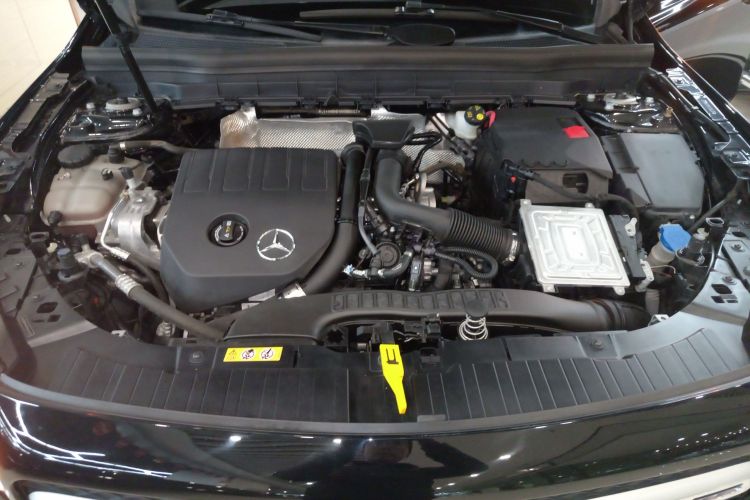 奔驰GLB 2022款 改款二 GLB 200 时尚型机舱底盘24