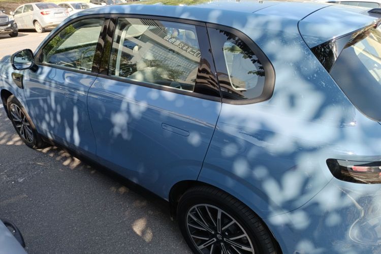 零跑汽车 零跑B10 2025款 510激光雷达版车身外观4