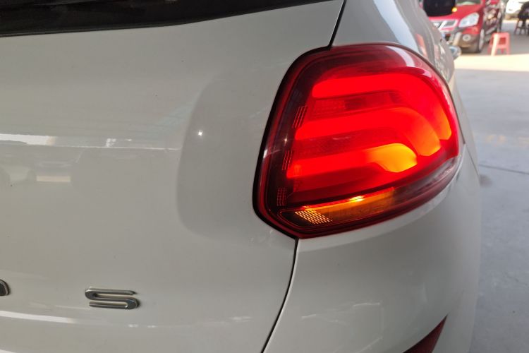 观致5 2018款 改款 1.6T 自动领先型车身外观9