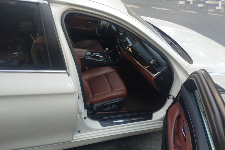 宝马5系 2013款 525Li 领先型局部细节9005