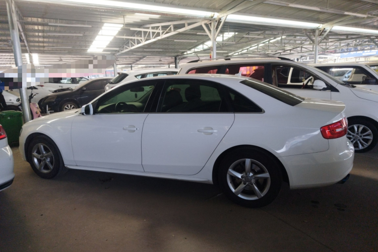 奥迪A4L 2013款 35 TFSI 自动标准型车身外观4