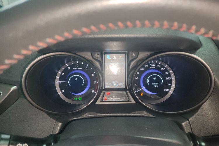 长安CS75 2014款 1.8T 自动精英型 国IV中控内饰14