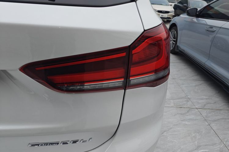 宝马X1 2022款 sDrive25Li 领先型车身外观9