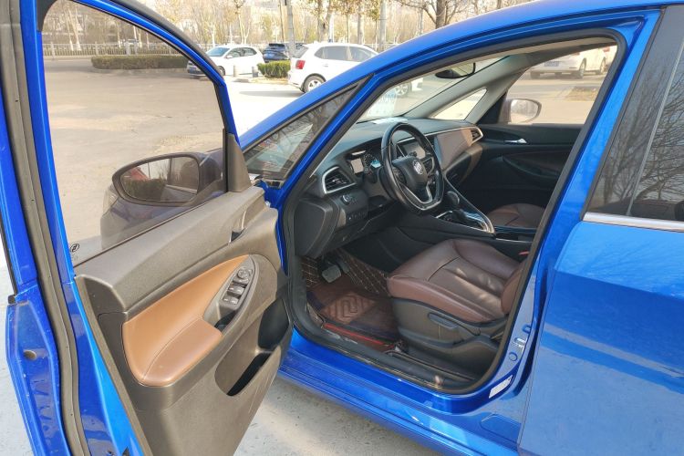 别克GL6 2018款 18T 6座尊贵型中控内饰7003