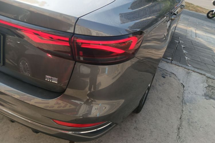 吉利汽车 帝豪 2022款 第4代 1.5L CVT尊贵型车身外观9