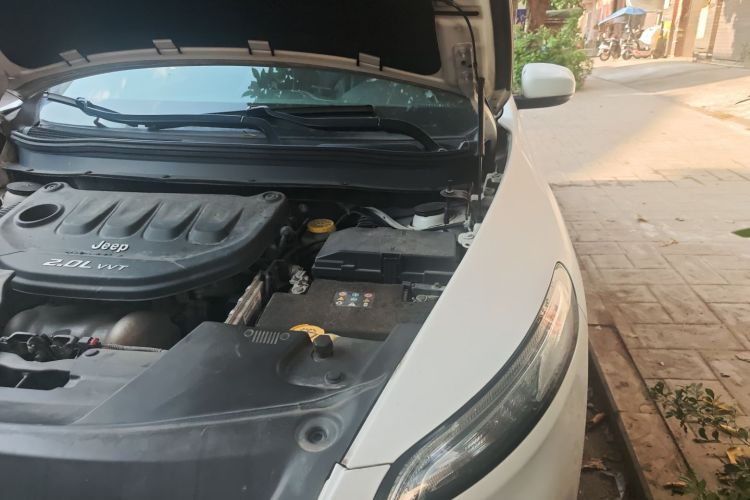 Jeep 自由光 2017款 2.0L 优越版局部细节9007