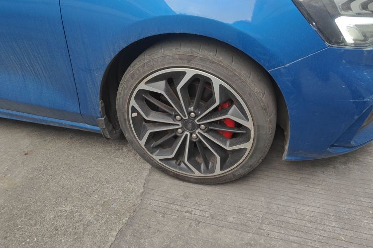 福特 福克斯 2019款 两厢 EcoBoost 180 自动ST Line车身外观10