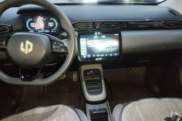 零跑汽车 零跑T03 2021款 400舒适版中控内饰16