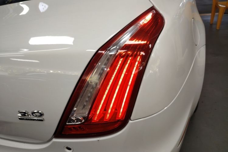 捷豹XJ 2015款  XJL 3.0 SC 两驱全景商务版车身外观6001