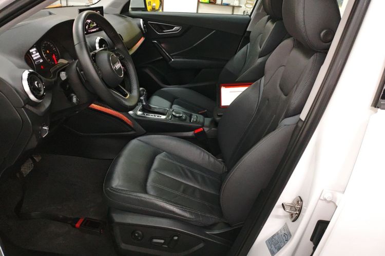 奥迪Q2L 2024款 35TFSI 时尚致雅型中控内饰19