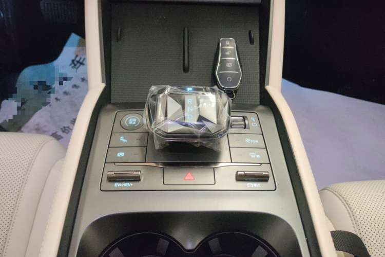 比亚迪 秦L 2024款 DM-i 120KM超越型局部细节18