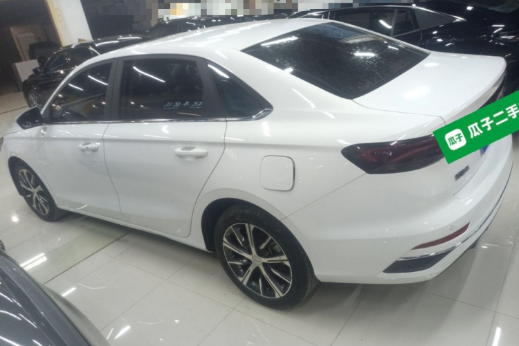 吉利汽车 帝豪 2023款 第4代冠军版 1.5L CVT尊贵型车身外观4