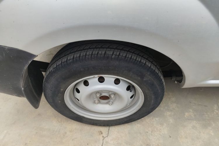 金杯 小海狮X30 2021款 1.5L 标准型无空调版客车国VI SWC15M车身外观6008