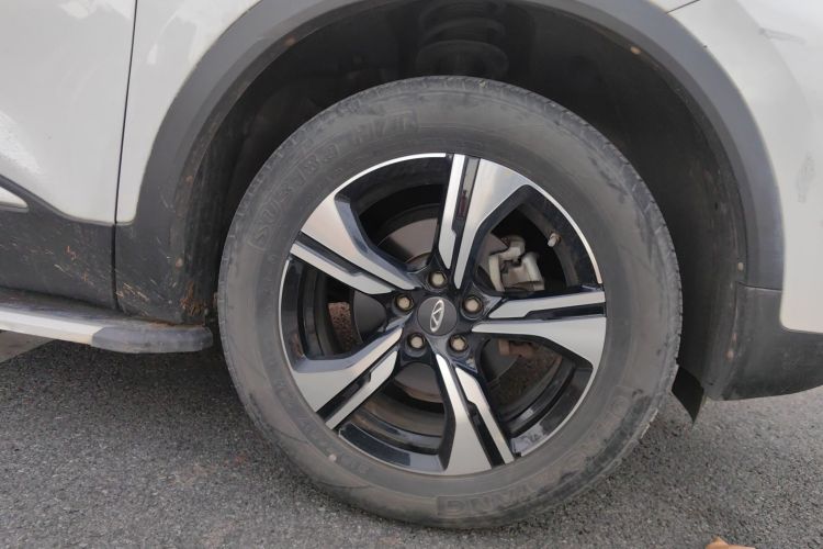 奇瑞 瑞虎5x 2020款 1.5L 手动时尚版车身外观10