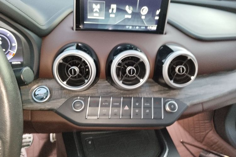 魏牌 VV7 2019款 升级款 2.0T 旗舰型 国V中控内饰16