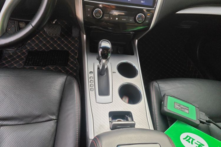 日产 天籁 2016款 改款 2.0L XL舒适版中控内饰18