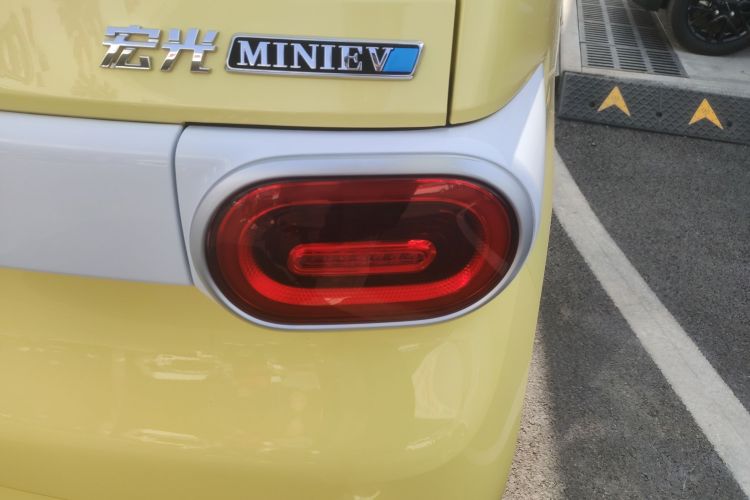 五菱汽车 宏光MINIEV 2024款 第三代 215km 青春版车身外观9