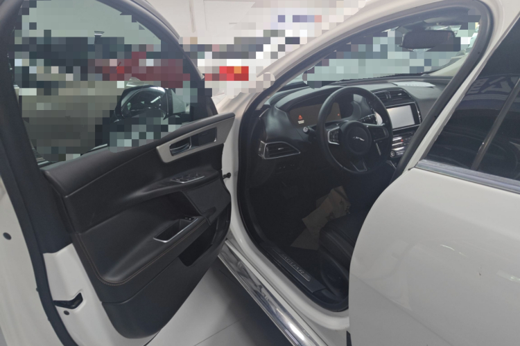 捷豹XEL 2018款 2.0T 200PS 尊享版中控内饰7003