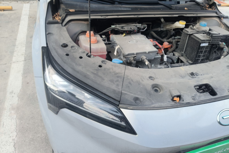 埃安 AION S Plus 2023款 70 乐享版 三元锂局部细节9006