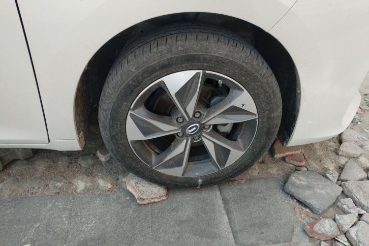 广汽传祺 传祺M6 2021款 PRO 270T DCT尊享版车身外观10