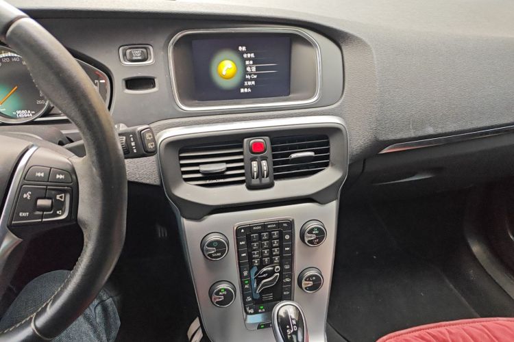 沃尔沃V40 2017款 T3 智雅版中控内饰16
