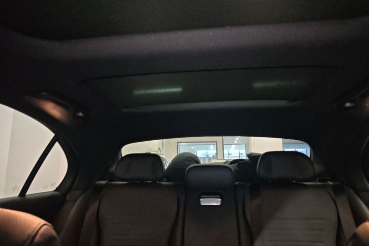 奔驰C级 2023款 改款 C 260 L 运动版中控内饰22