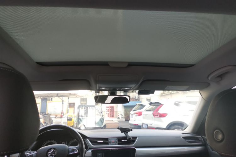 斯柯达 速派 2018款 TSI330 DSG舒适版 国V中控内饰22