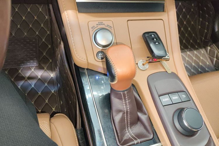 雷克萨斯ES 2015款 300h 舒适版局部细节18