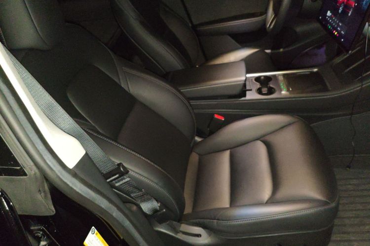 特斯拉 Model Y 2022款 改款 后轮驱动版局部细节41