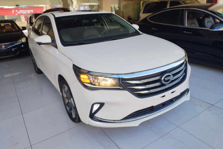 广汽传祺 传祺GA4 2018款 200T 自动尊享版车身外观3