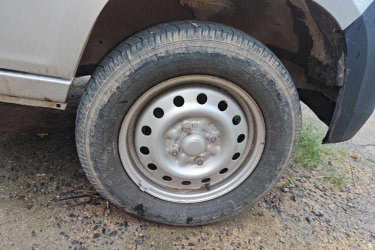 五菱汽车 五菱之光 2023款 1.5L 实用型 5/7座车身外观6007