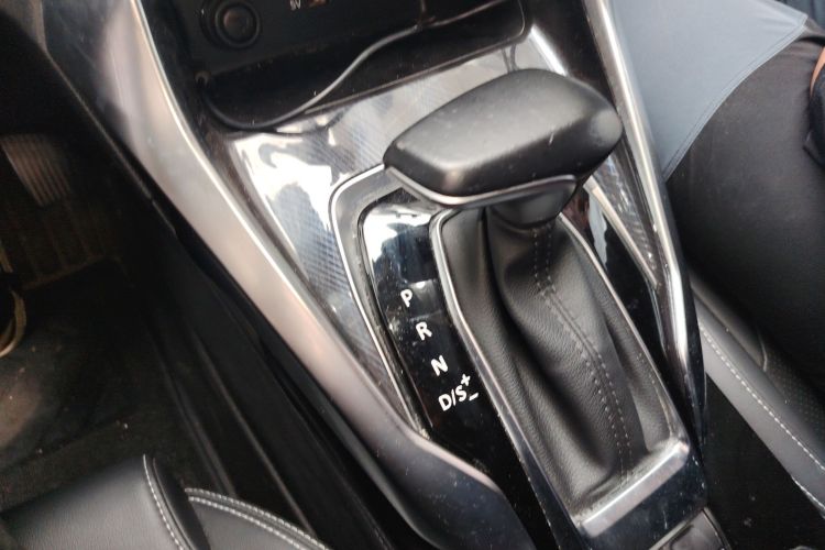 上汽大通MAXUS 大通G50 2019款 1.5T 首发款自动豪华版 7座中控内饰18