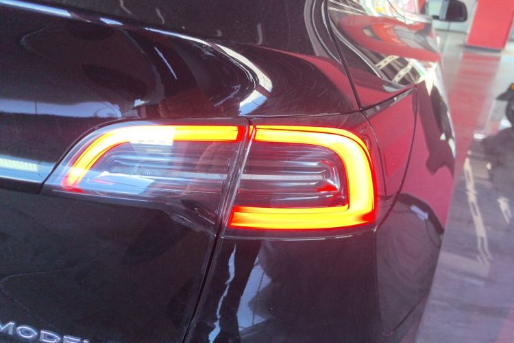 特斯拉 Model Y 2022款 改款 后轮驱动版车身外观6006