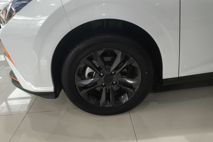 东风风神 奕炫 2024款 1.5L 自动劲速版车身外观6007