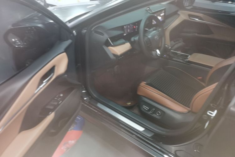 丰田 凯美瑞 2024款 双擎 2.0HGVP 豪华版中控内饰20