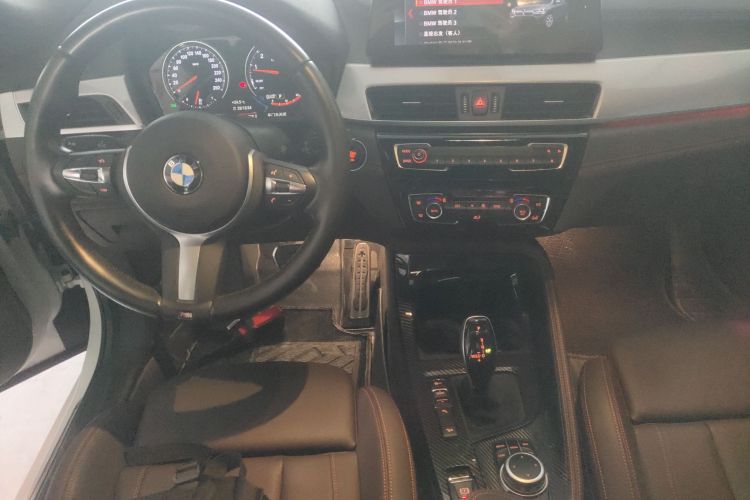 宝马X2 2021款 改款 xDrive25i 曜夜版中控内饰16