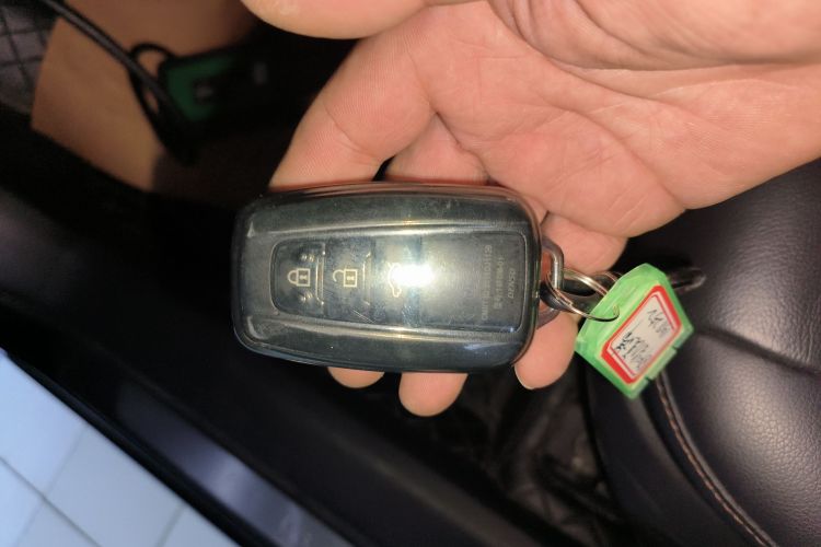 丰田 凯美瑞 2023款 双擎 2.5HG 豪华版中控内饰11