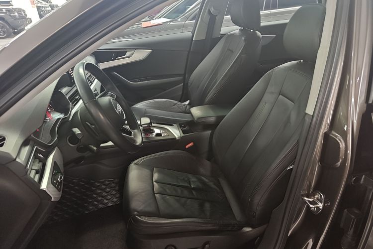 奥迪A4L 2017款 40 TFSI 风尚型中控内饰19