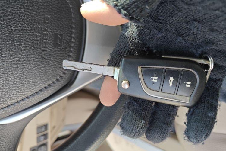 丰田 卡罗拉 2014款 1.6L CVT GL-i中控内饰11