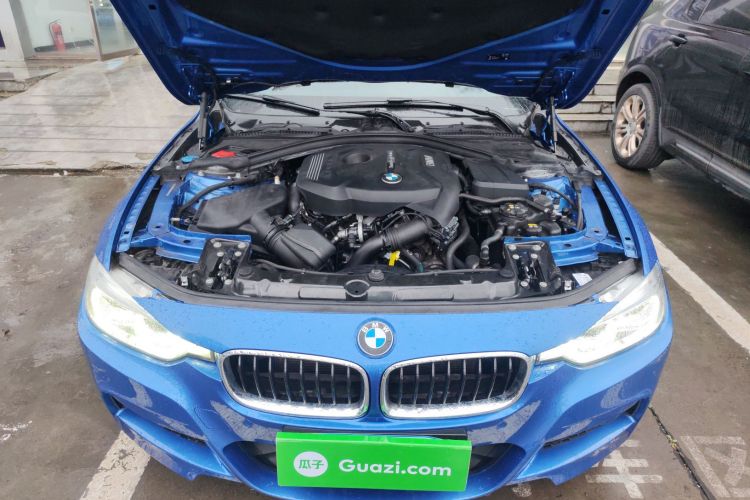 宝马3系 2019款 320Li M豪华套装机舱底盘24